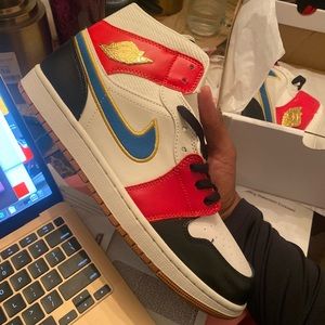 WMNS AIR JORDAN 1 MID SE 'LET(HER)MAN'